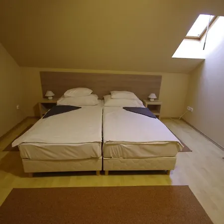 Hotel Vadaszkuert Superior 2*