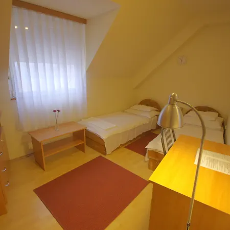 Hotel Vadaszkuert Superior 2*