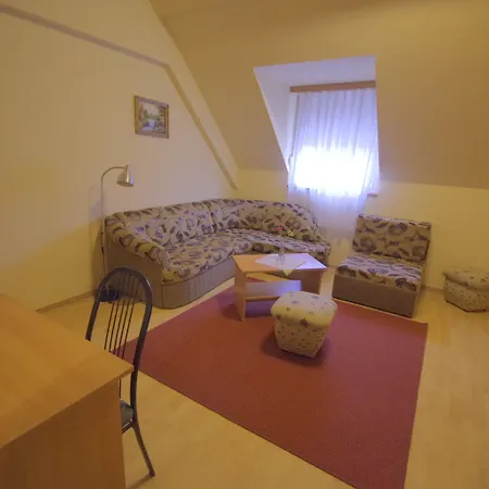 Vadaszkuert Superior מלון Székesfehérvár