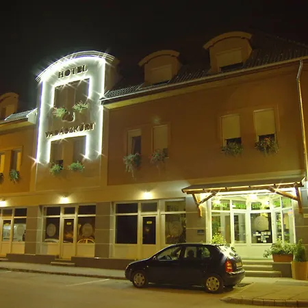 Vadaszkuert Superior מלון 2*