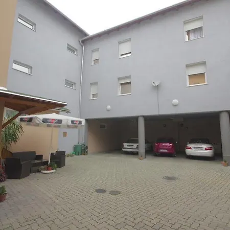 Hotel Vadászkürt Superior 2*