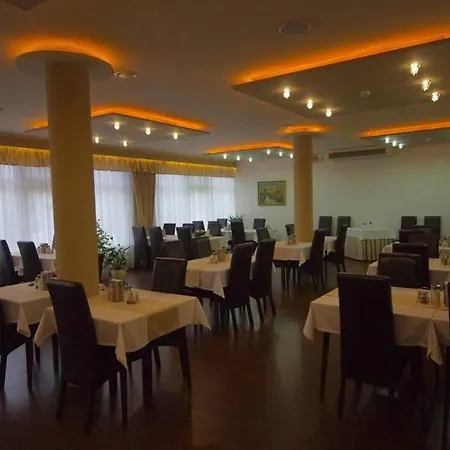 Vadászkürt Superior Hotel