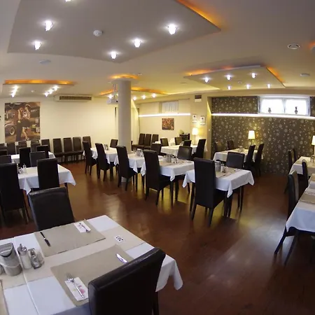 Hotel Vadaszkuert Superior Székesfehérvár
